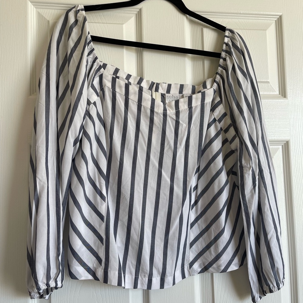 blue and white stripe top